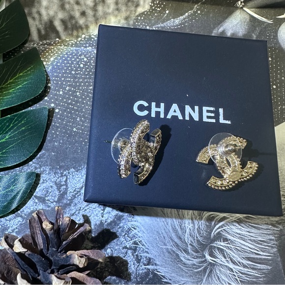 Authentic Chanel earrings💕💕💕 - Picture 4 of 10